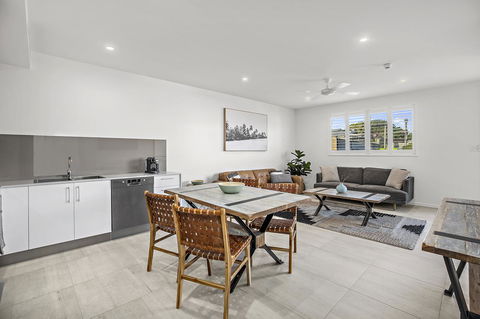 Rockpool 2 Sawtell Beach - Just Steps To Restaurants And 2 Min Stroll To Beach! - Holiday Find 2