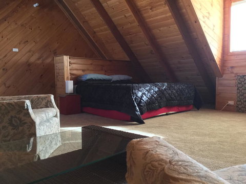 Jetz Bungalow - Holiday Find 11