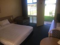 Book Junee Accommodation Vacations Holiday Find Holiday Find