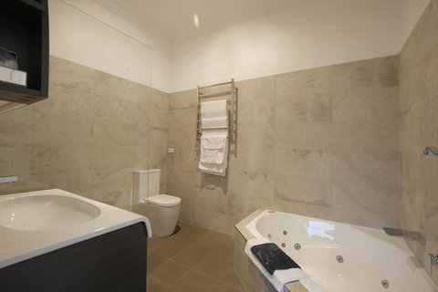 Romanz In The Valley (Luxury B&B) - Holiday Find 4