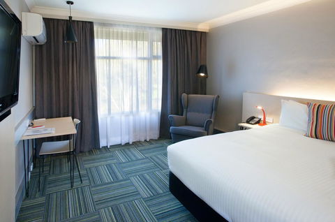 Ibis Styles Tamworth - Holiday Find 0