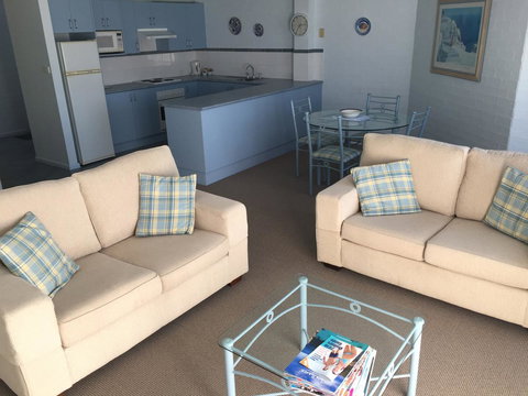 Breakers Apartments - Holiday Find 9