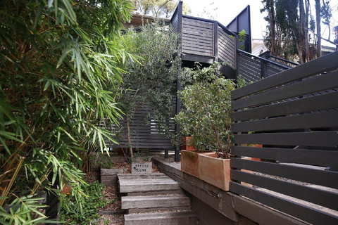 Refuge Cove On Pittwater - Holiday Find 2