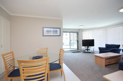 Sails Apartments - Holiday Find 22