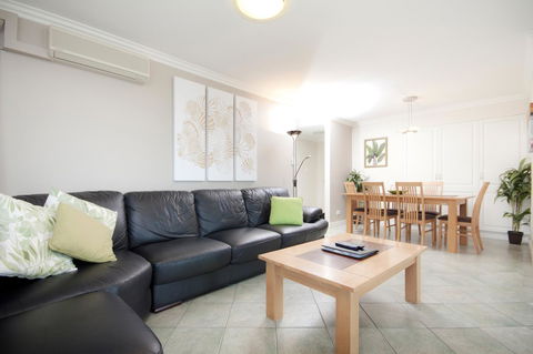 Sails Apartments - Holiday Find 19