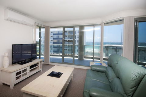 Sails Apartments - Holiday Find 18