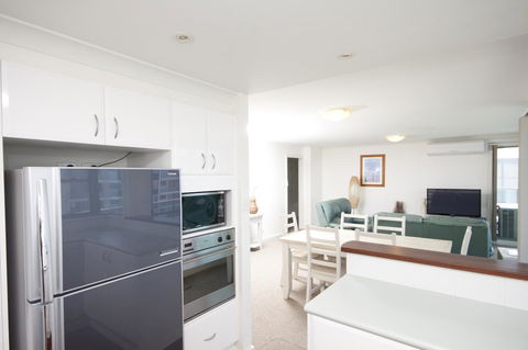 Sails Apartments - Holiday Find 17
