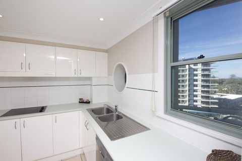 Sails Apartments - Holiday Find 7