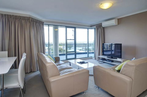 Sails Apartments - Holiday Find 0