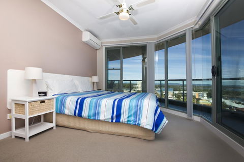 Sails Apartments - Holiday Find 8