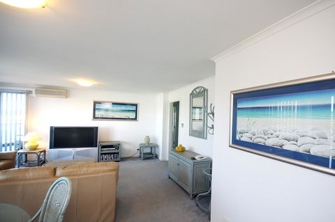 Sails Apartments - Holiday Find 23