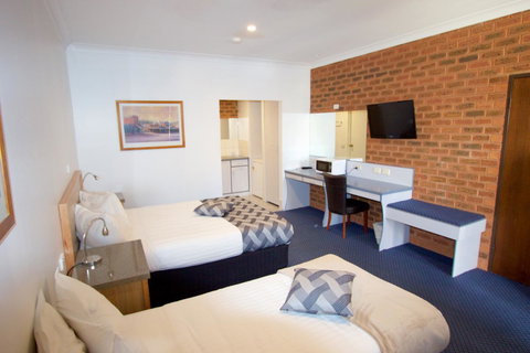 Albury Paddlesteamer Motel - Holiday Find 16