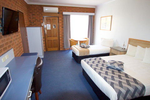 Albury Paddlesteamer Motel - Holiday Find 18