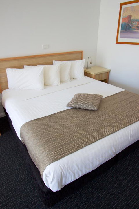 Albury Paddlesteamer Motel - Holiday Find 32