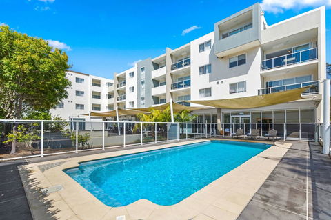 Quality Suites Pioneer Sands - Holiday Find 12