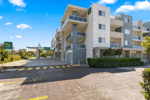 Quality Suites Pioneer Sands - Holiday Find 8