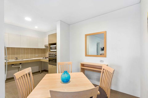 Quality Suites Pioneer Sands - Holiday Find 14
