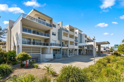 Quality Suites Pioneer Sands - Holiday Find 0