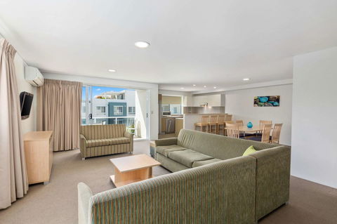 Quality Suites Pioneer Sands - Holiday Find 5