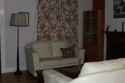 Boot Makers Cottage - Holiday Find 10