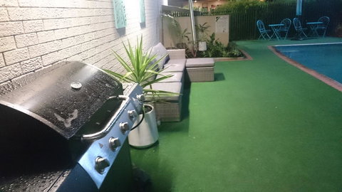 Adelong Motel - Holiday Find 10