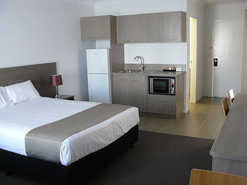 Adelong Motel - Holiday Find 8