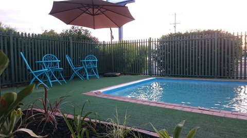 Adelong Motel - Holiday Find 9