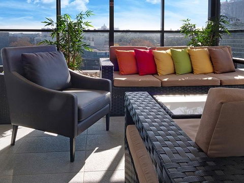 Value Suites Green Square - Holiday Find 5