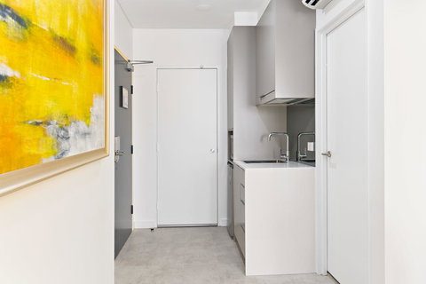 Value Suites Green Square - Holiday Find 18