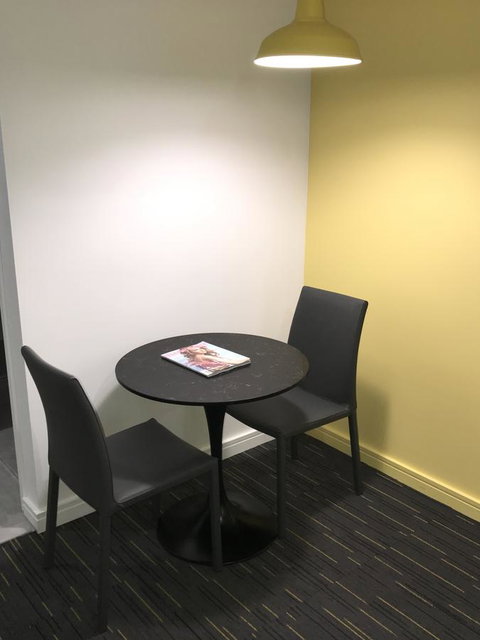 Value Suites Green Square - Holiday Find 21