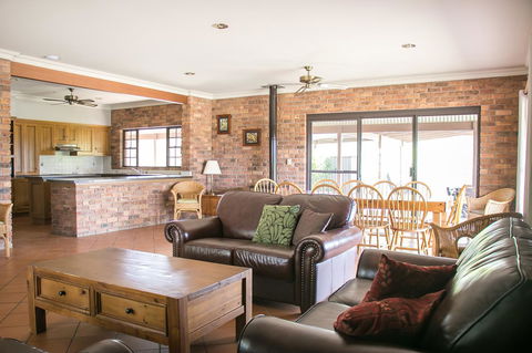 Ironstone Estate Lovedale - Holiday Find 19