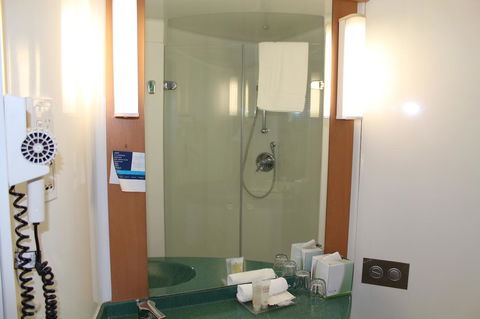 Ibis Newcastle - Holiday Find 11