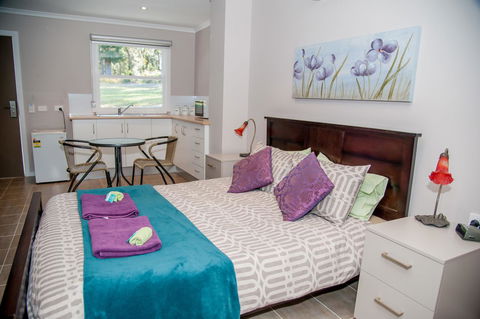 Sinclairs Country Retreat - Holiday Find 37