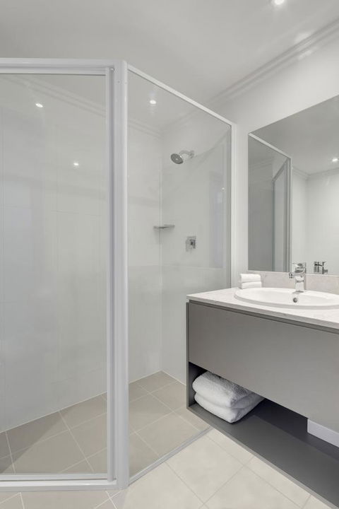 Mercure Sydney Bankstown - Holiday Find 24