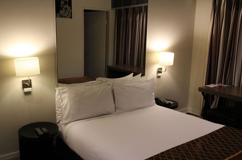 Kirketon Hotel Sydney - Holiday Find 9