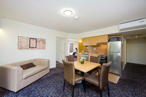Best Western Plus Hovell Tree Inn - Holiday Find 32