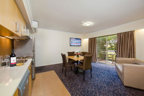 Best Western Plus Hovell Tree Inn - Holiday Find 33