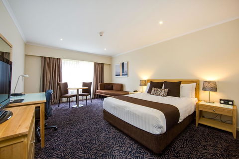 Best Western Plus Hovell Tree Inn - Holiday Find 15