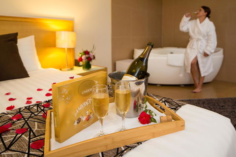 Best Western Plus Hovell Tree Inn - Holiday Find 14