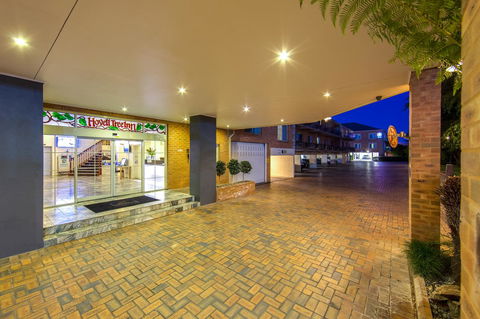 Best Western Plus Hovell Tree Inn - Holiday Find 3