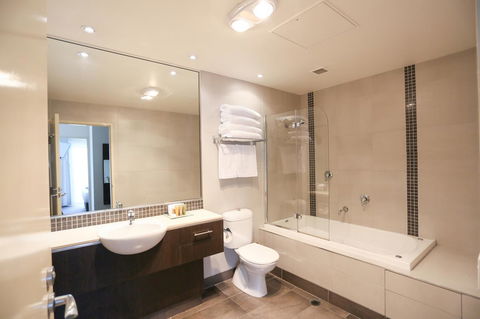 Best Western Plus Hovell Tree Inn - Holiday Find 21