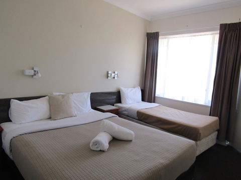 Allonville Gardens Motel - Holiday Find 13
