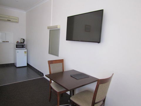 Allonville Gardens Motel - Holiday Find 15