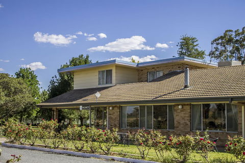 Allonville Gardens Motel - Holiday Find 10