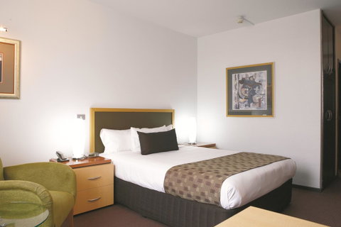 Mercure Albury - Holiday Find 11