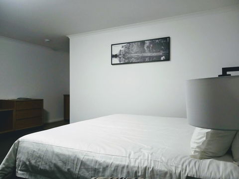 Winning Post Motor Inn - Holiday Find 4