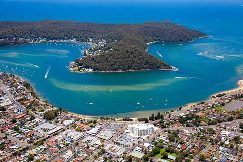 BookerBay Retreat! - Holiday Find 1