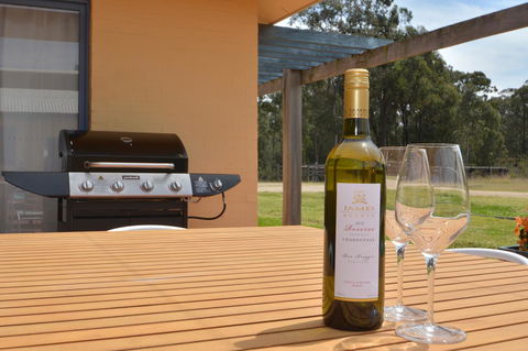 JE Guesthouse, Central To All The Hunter Valley Has To Offer - Holiday Find 10