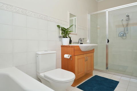 JE Guesthouse, Central To All The Hunter Valley Has To Offer - Holiday Find 22