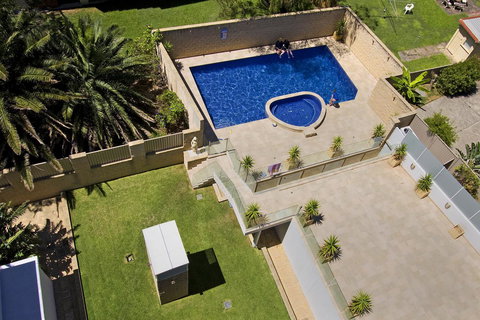 Sandy Cove Apartments - Holiday Find 14